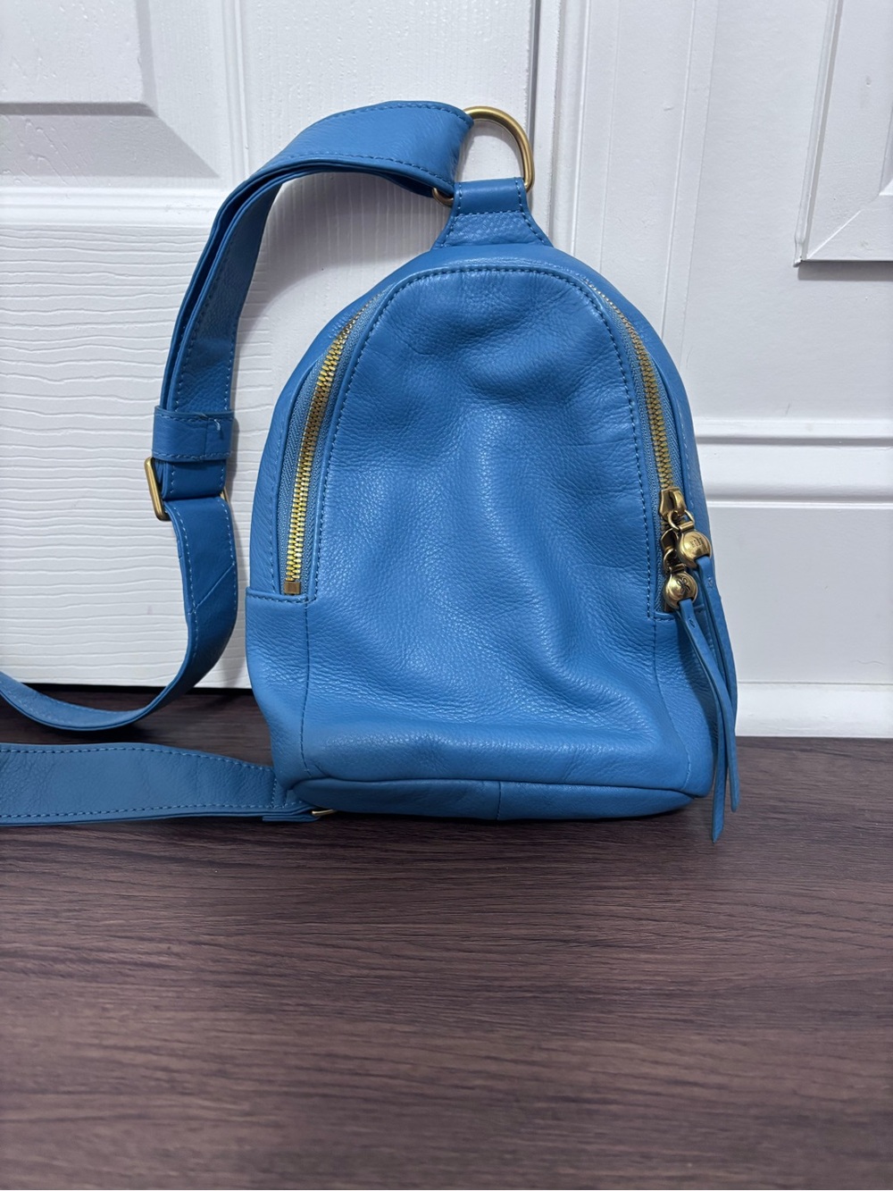 NWOT HOBO pebbled leather “Fern” sling bag in peacock blue - Picture 3 of 12